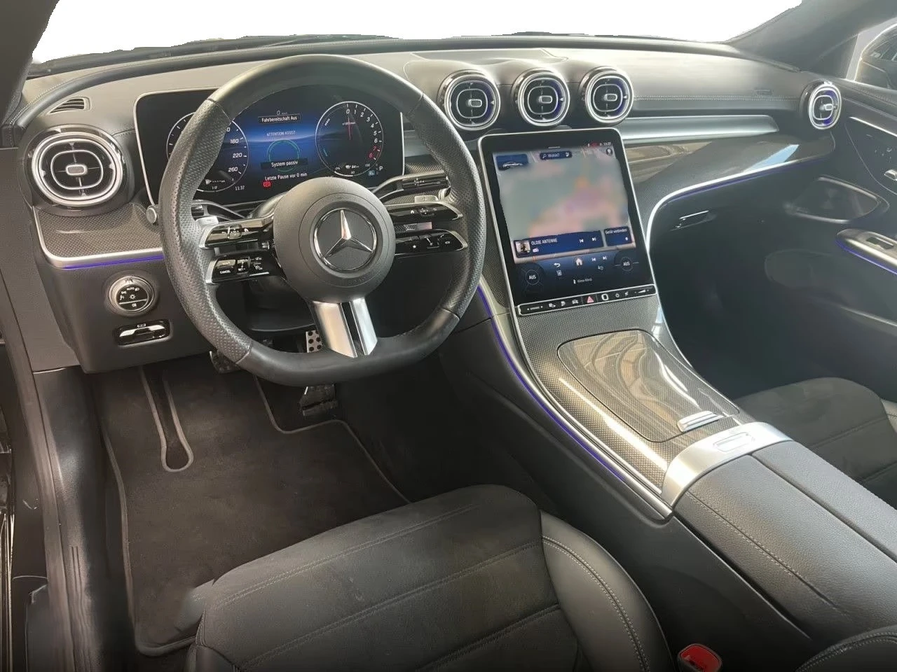 Mercedes-Benz CLE 300 e / AMG / BURMESTER / NIGHT / PANO, снимка 12 - Автомобили и джипове - 54775292