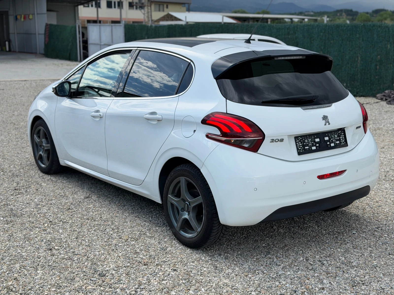 Peugeot 208 1.6d/100hp/NAVI/PANORAMA/CAMERA/, снимка 4 - Автомобили и джипове - 54983269