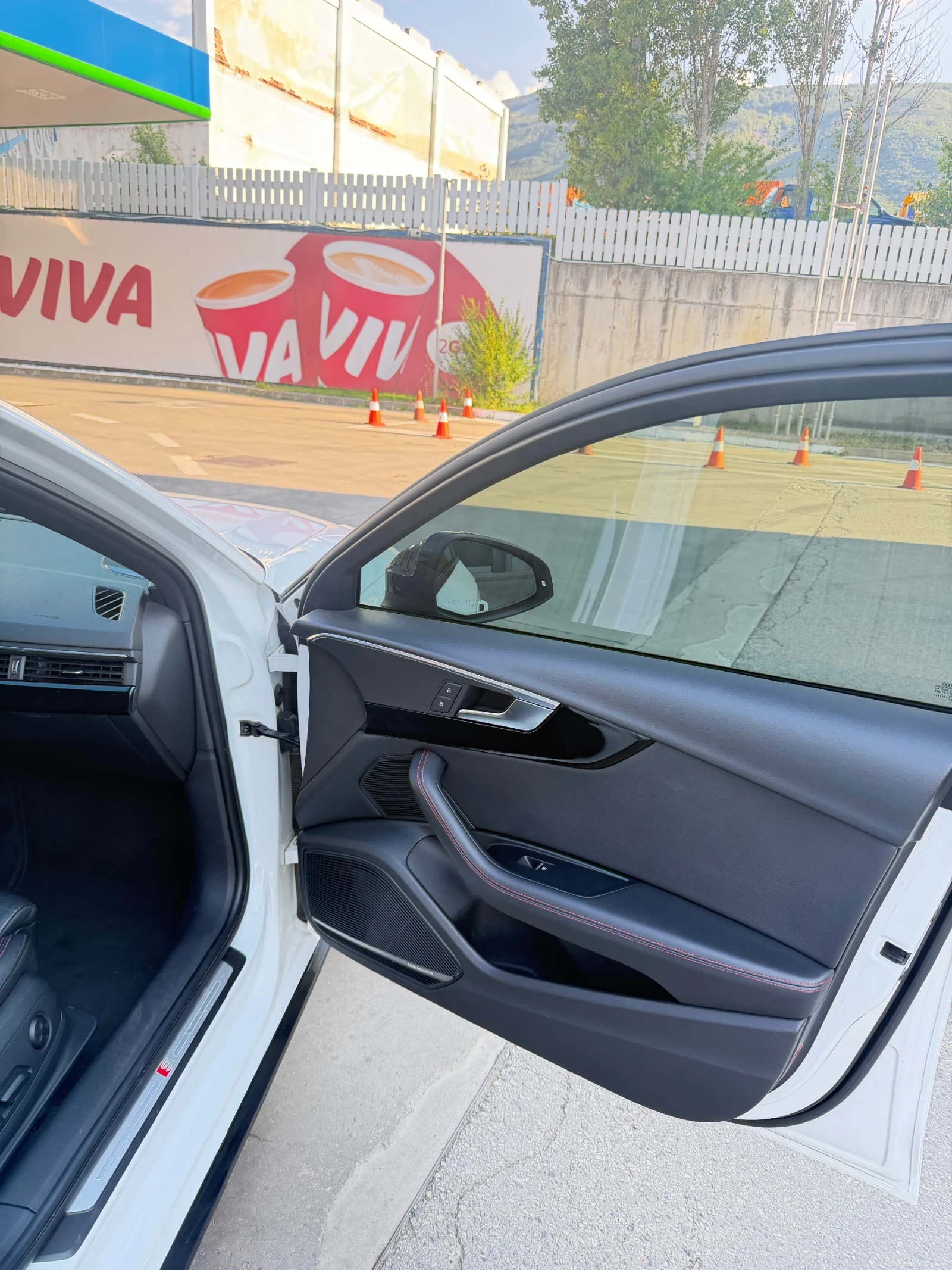 Audi A4, снимка 4 - Автомобили и джипове - 55218445