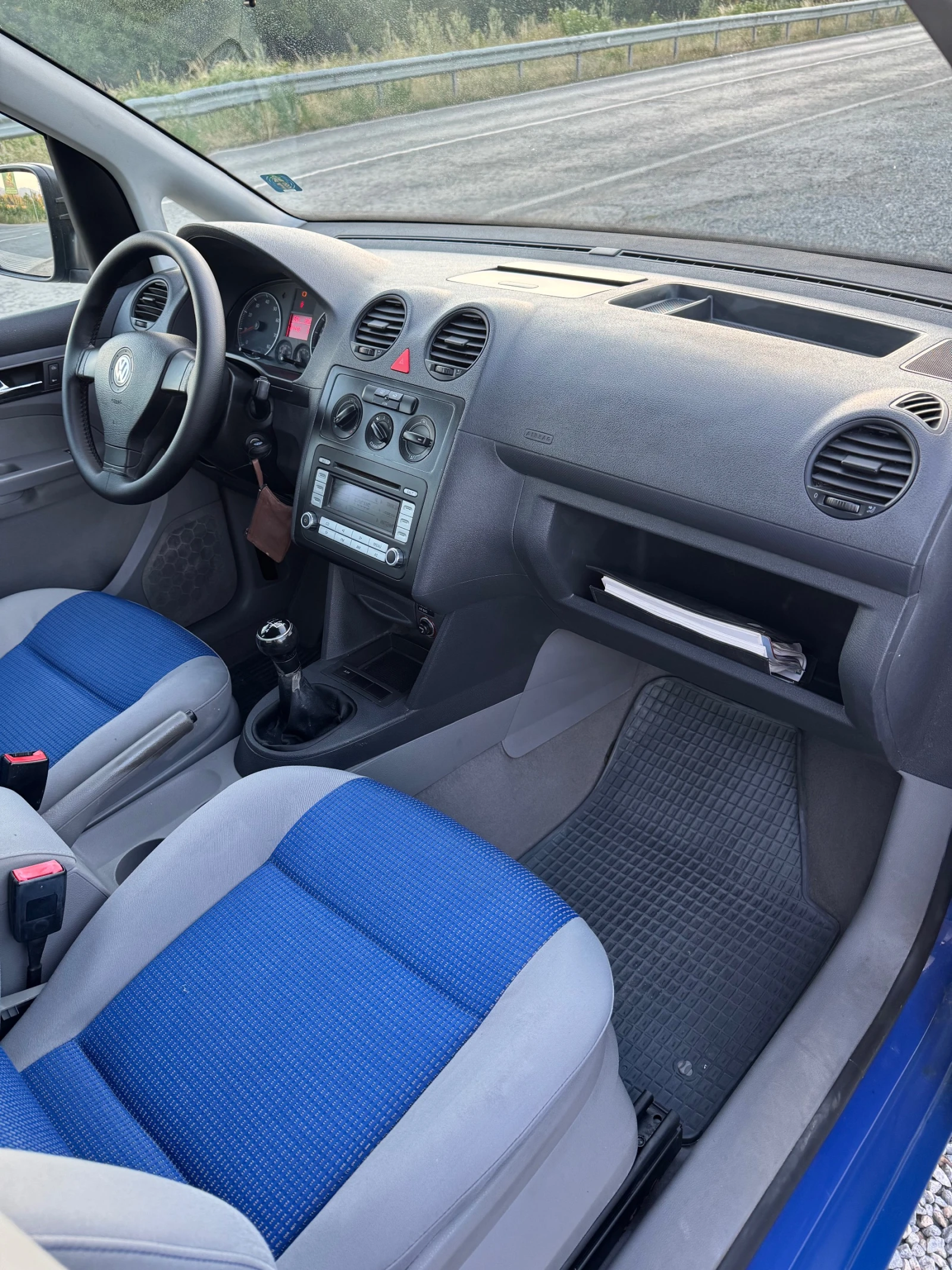 VW Caddy 1.6i* 102кс* Климатик* Германия* , снимка 6 - Автомобили и джипове - 55247133