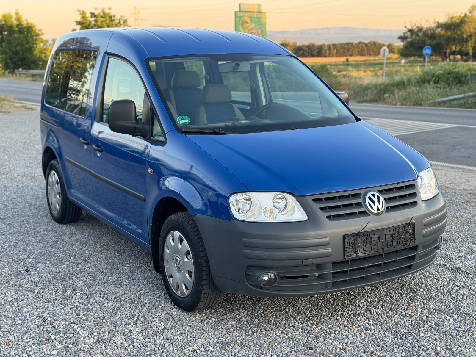 VW Caddy 1.6i* 102кс* Климатик* Германия* , снимка 3 - Автомобили и джипове - 55247133
