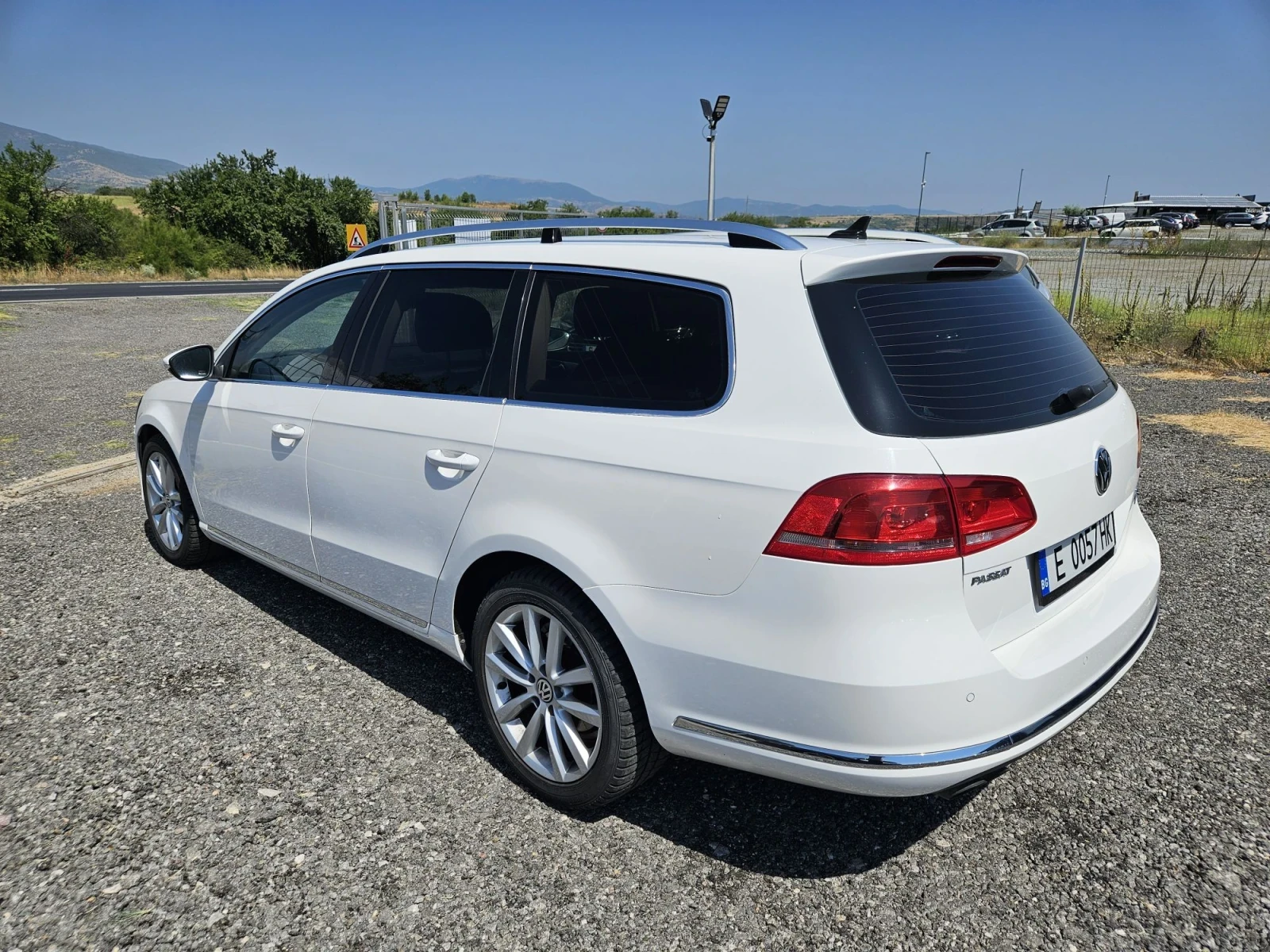 VW Passat 2.0 TDI AUTOMATIC, снимка 3 - Автомобили и джипове - 55655354