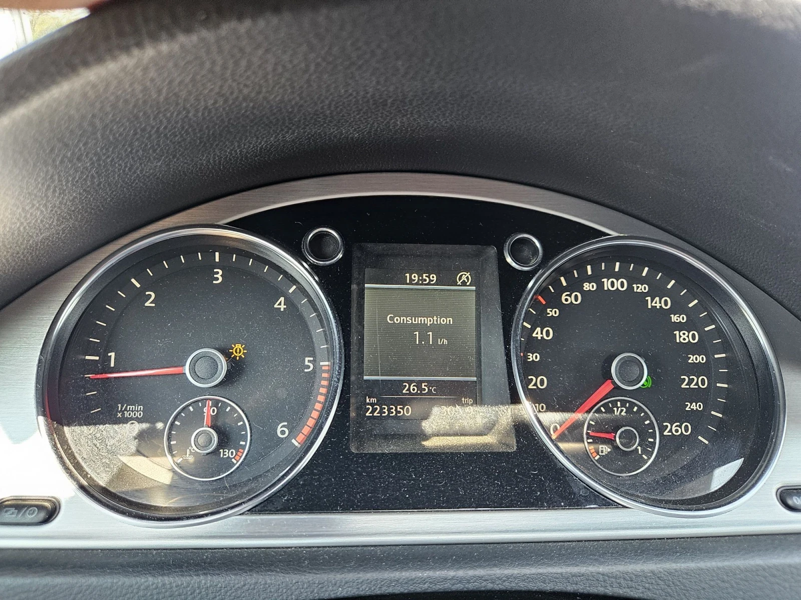 VW Passat 2.0 TDI AUTOMATIC, снимка 14 - Автомобили и джипове - 55655354