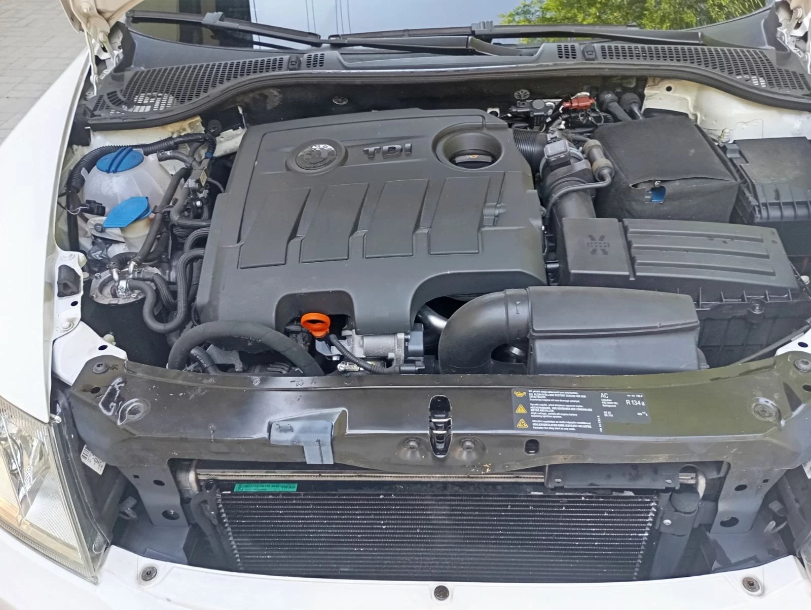 Skoda Octavia 1.6 TDI, снимка 5 - Автомобили и джипове - 56020439