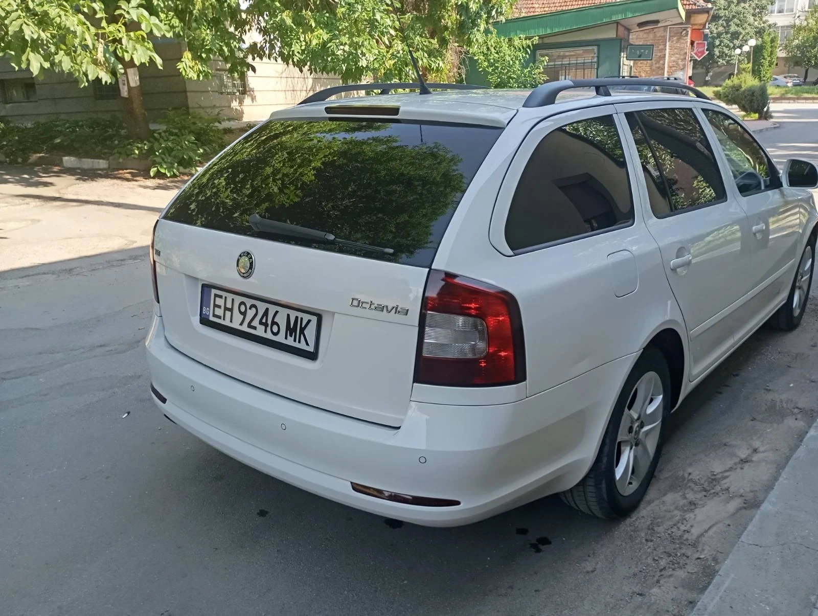 Skoda Octavia 1.6 TDI, снимка 2 - Автомобили и джипове - 56020439