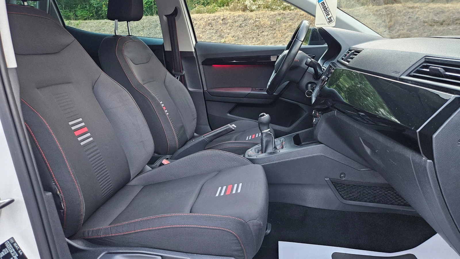 Seat Ibiza 1.6 TDI FR/NAVIG/KLIMATRON/DISTRONIK, снимка 13 - Автомобили и джипове - 56242184