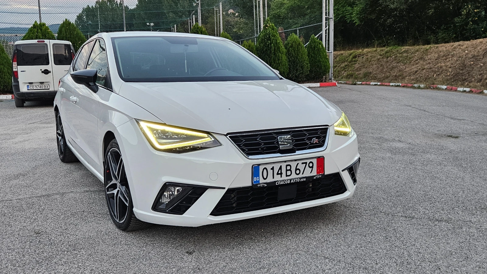 Seat Ibiza 1.6 TDI FR/NAVIG/KLIMATRON/DISTRONIK, снимка 9 - Автомобили и джипове - 56242184