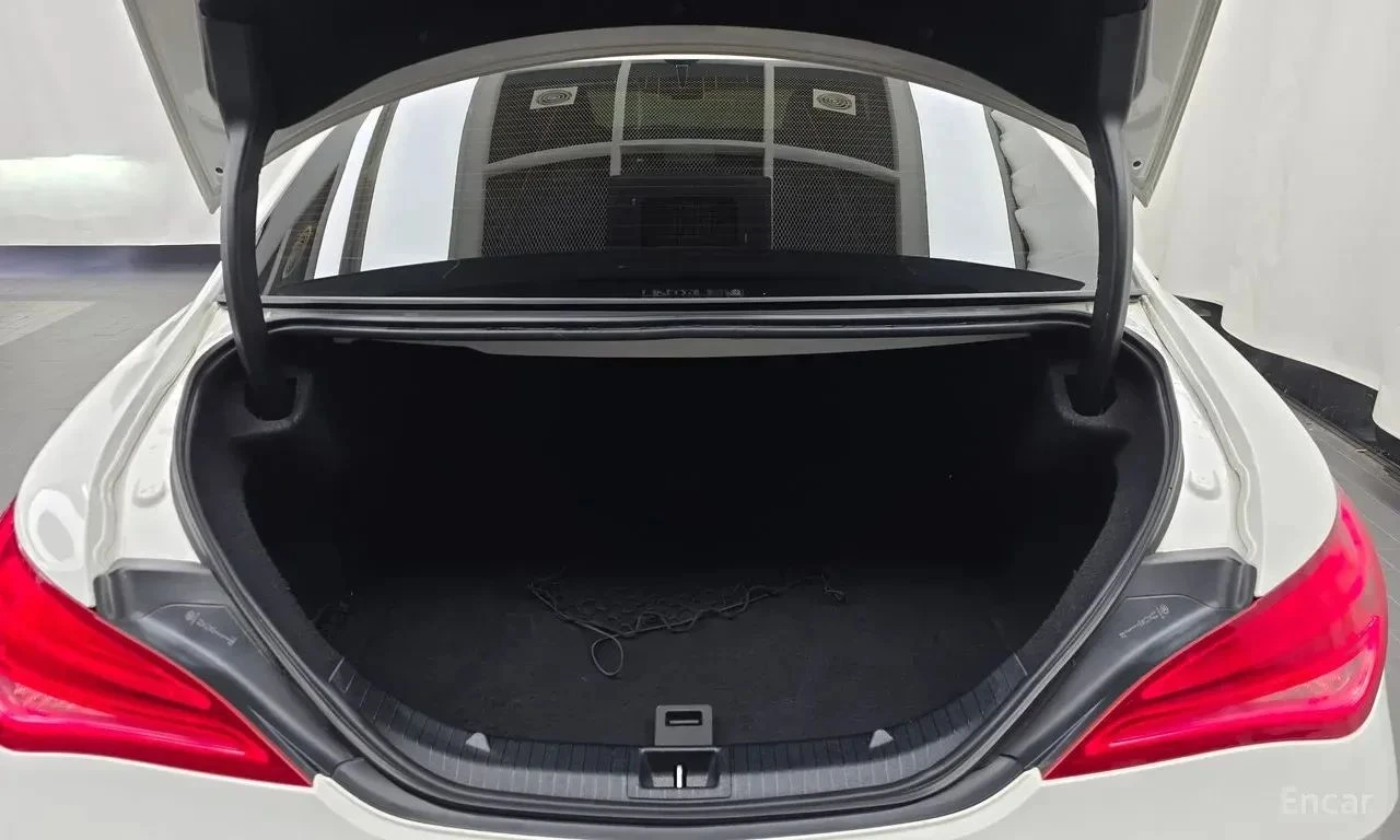 Mercedes-Benz CLA 45 AMG, снимка 17 - Автомобили и джипове - 56736706