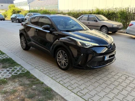 Toyota C-HR 2.0 Hybrid e-CVT Classy Facelift- в Гаранция, снимка 2