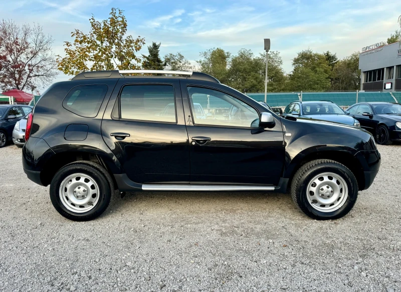 Dacia Duster 1.6i -- ТОП СЪСТОЯНИЕ  , снимка 6 - Автомобили и джипове - 47711641