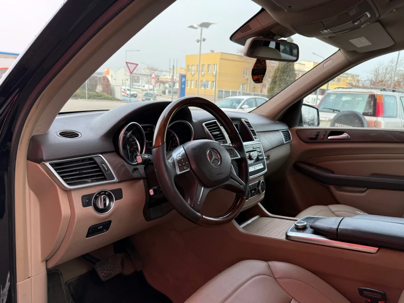 Mercedes-Benz ML 350 НА* ПРУЖИНИ* LED* SPORT* , снимка 11 - Автомобили и джипове - 48840477