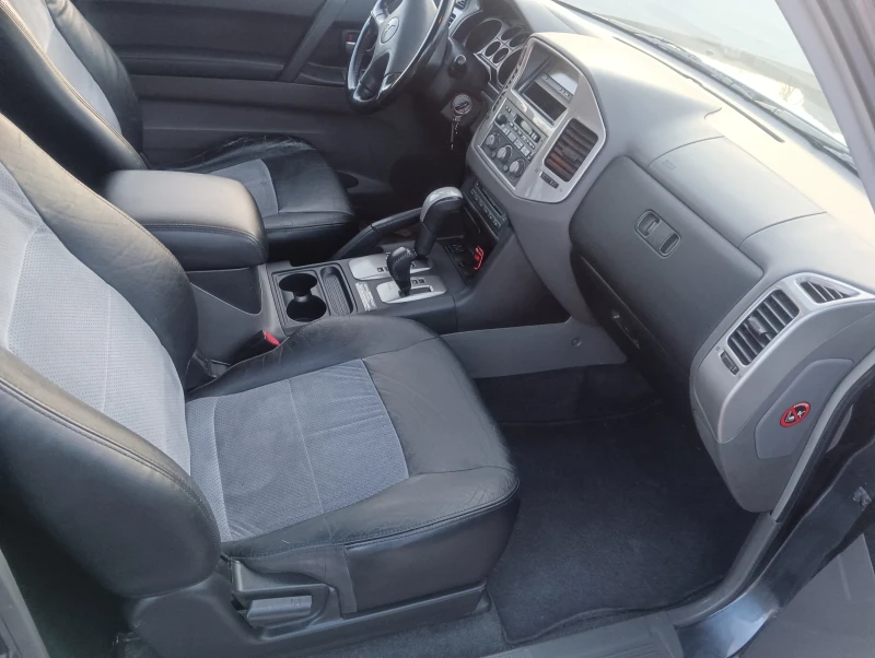 Mitsubishi Pajero, снимка 7 - Автомобили и джипове - 52817518
