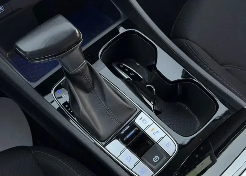 Hyundai Tucson, снимка 10 - Автомобили и джипове - 53043317