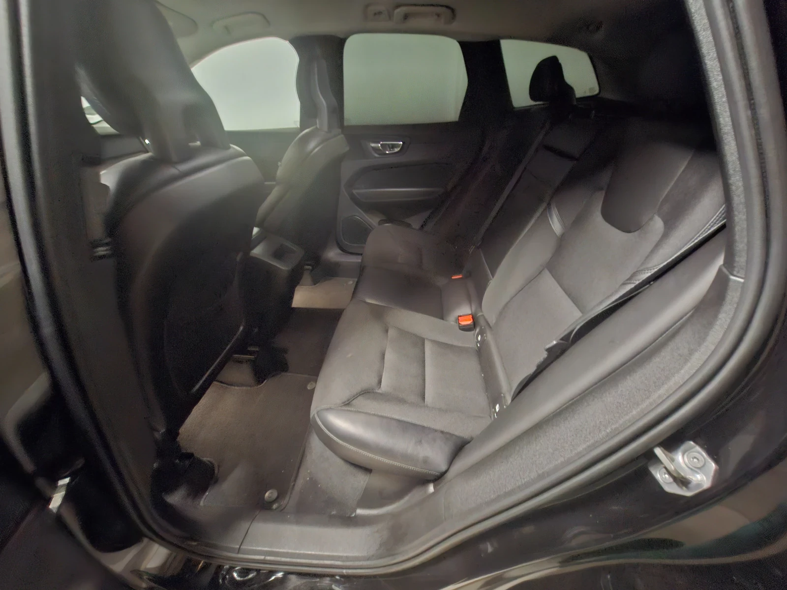 Volvo XC60 D4 - изображение 9