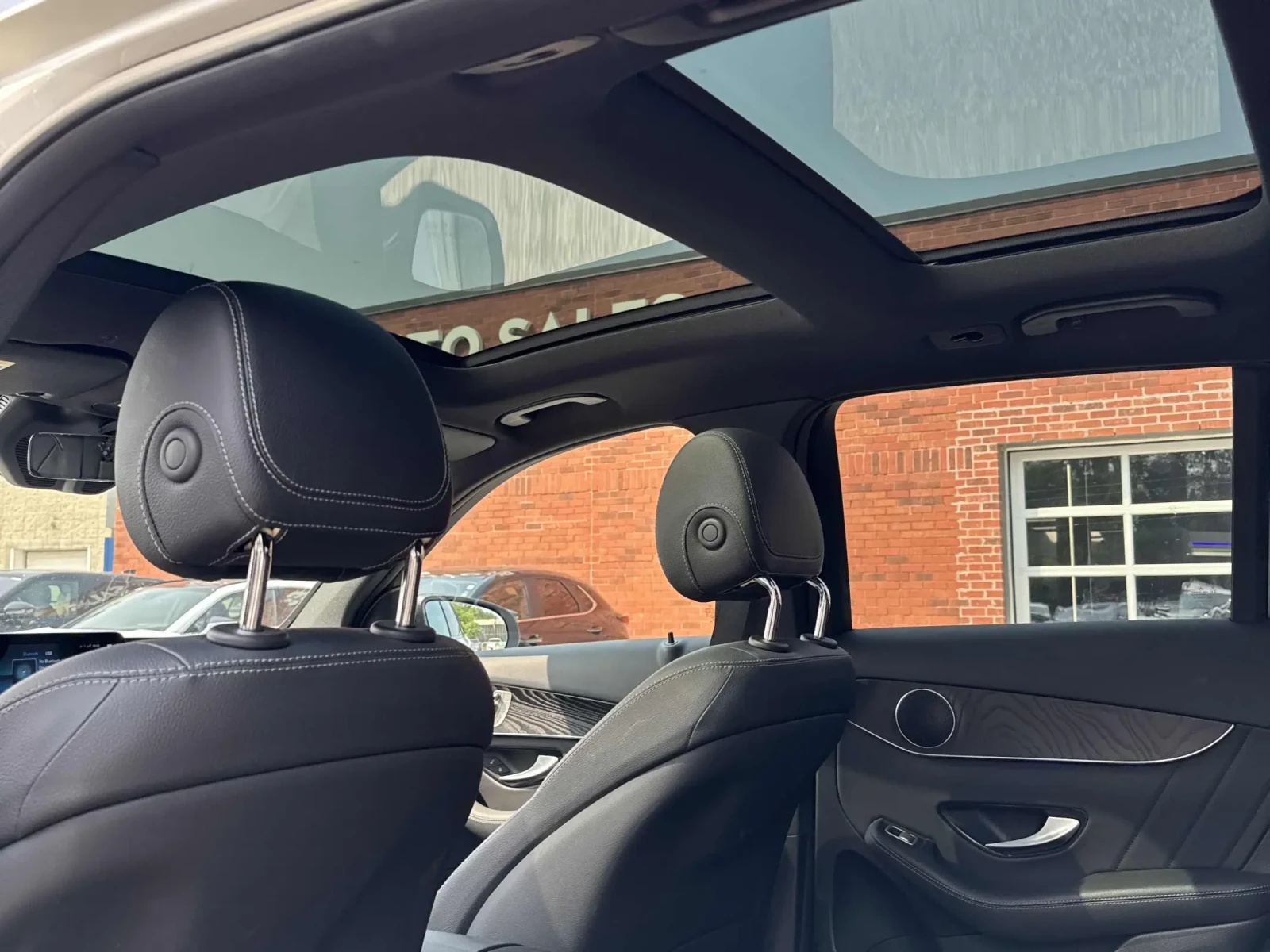 Mercedes-Benz GLC 300 CARFAX* ОПЦИЯ ЗА ФИНАНСИРАНЕ*  - изображение 9