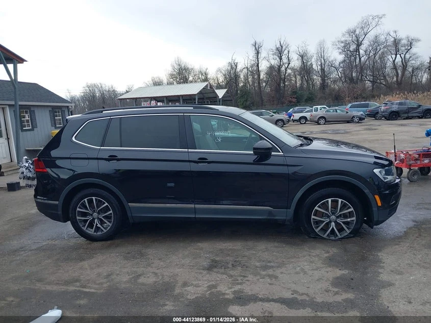 VW Tiguan * 4MOTION* , снимка 10 - Автомобили и джипове - 54037616