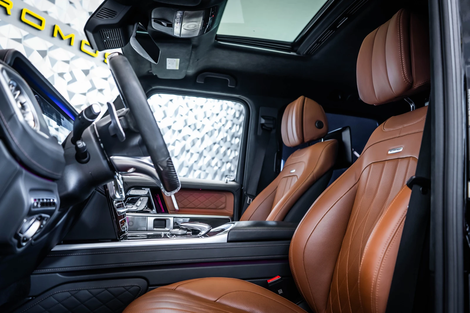 Mercedes-Benz G 63 AMG Brabus* Carbon* Manufaktur* Burm* 360, снимка 13 - Автомобили и джипове - 54566069