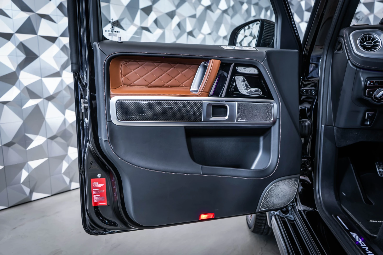 Mercedes-Benz G 63 AMG Brabus* Carbon* Manufaktur* Burm* 360, снимка 7 - Автомобили и джипове - 54566069