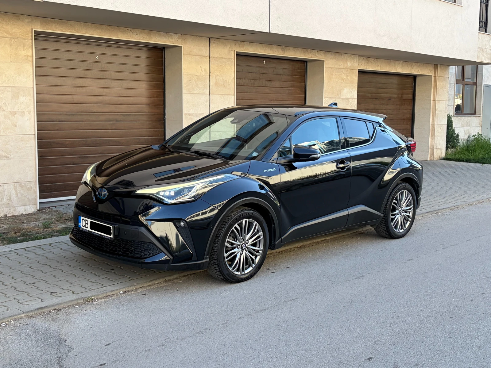 Toyota C-HR 2.0 Hybrid e-CVT Classy Facelift- в Гаранция