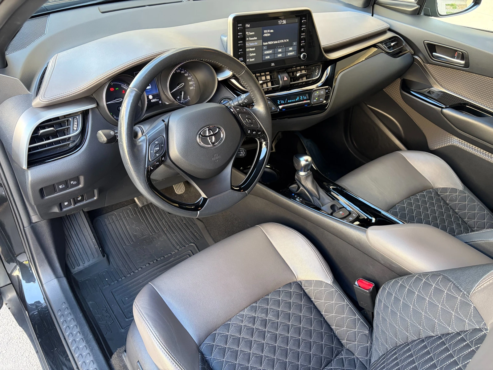 Toyota C-HR 2.0 Hybrid e-CVT Classy Facelift- в Гаранция, снимка 6 - Автомобили и джипове - 54598658