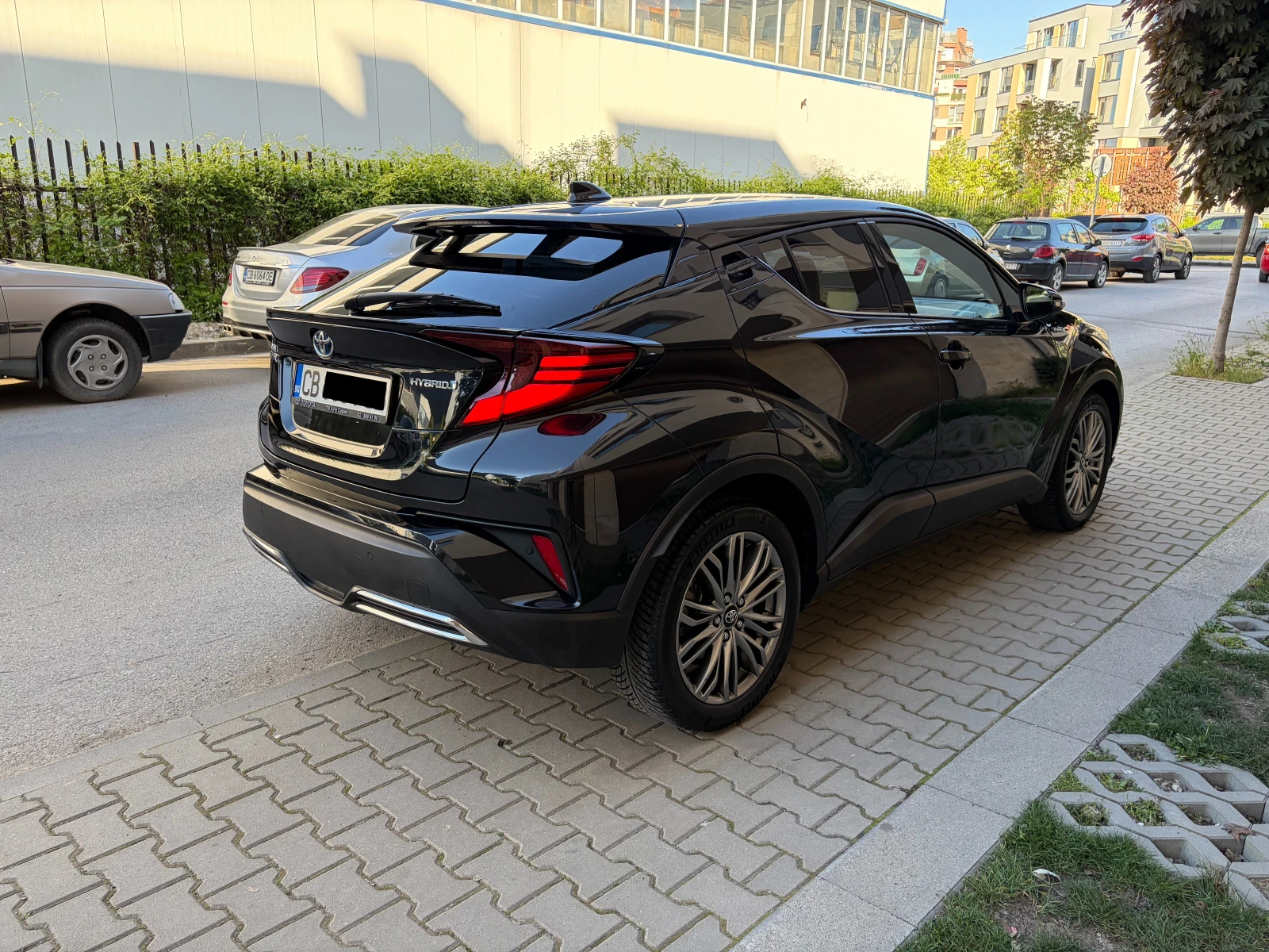 Toyota C-HR 2.0 Hybrid e-CVT Classy Facelift- в Гаранция, снимка 3 - Автомобили и джипове - 54598658