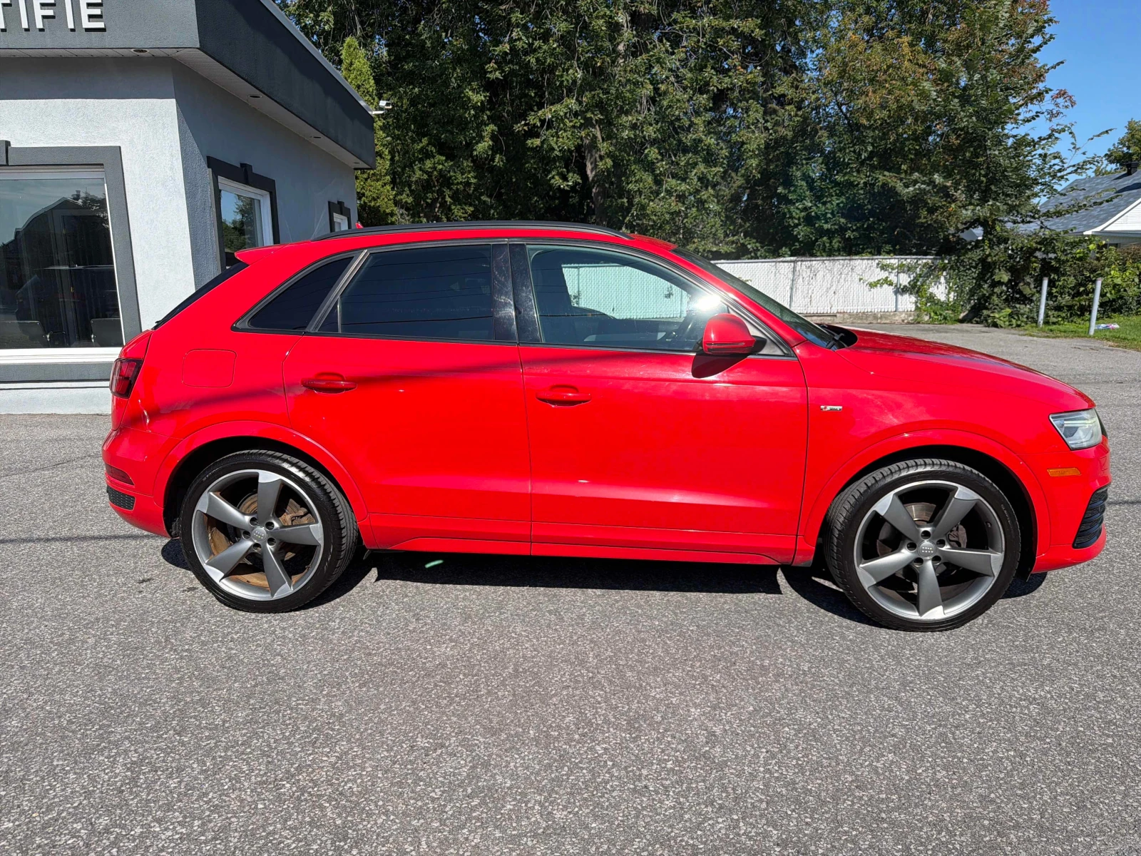 Audi Q3 * Progressiv * CARFAX * БЕЗ ПЪРВОНАЧАЛНА ВНОСКА, снимка 3 - Автомобили и джипове - 55858002