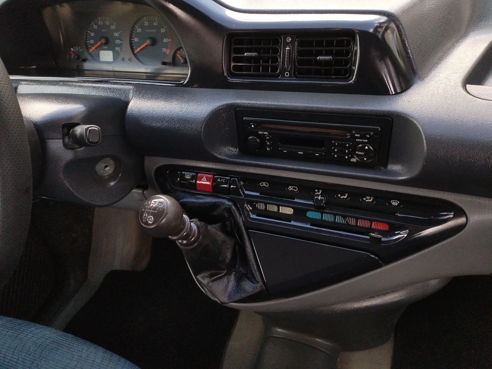Peugeot Expert 2.0 HDI 90HP FACELIFT 8+ 1 КЛИМА ПЕЧКА , снимка 13 - Бусове и автобуси - 56197585