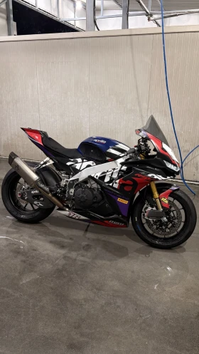 Aprilia RSV4 1100 Factory, снимка 1