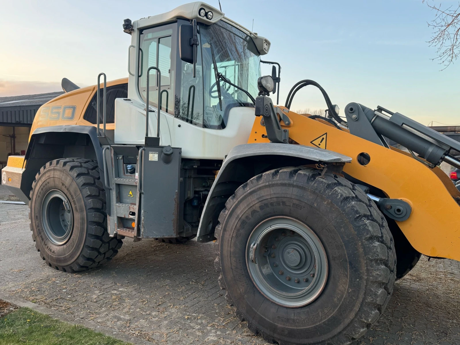 Челен товарач Liebherr 2 БРОЯ L 550 Xpower ЛИЗИНГ - изображение 2