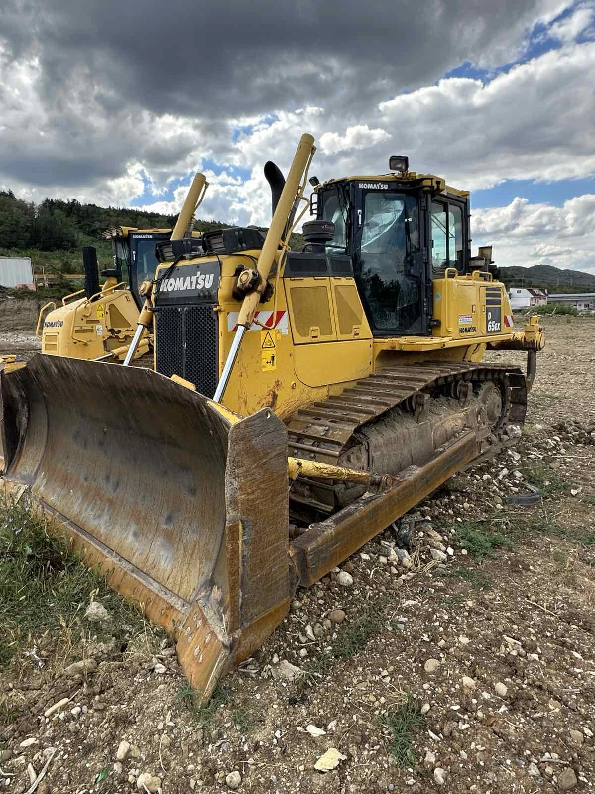 Булдозер Komatsu D65-EX