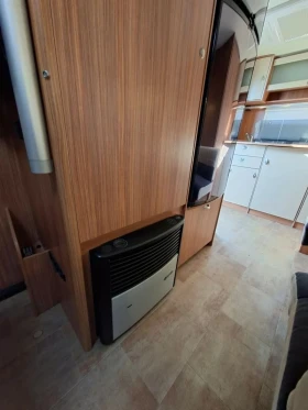 Каравана Burstner, снимка 11