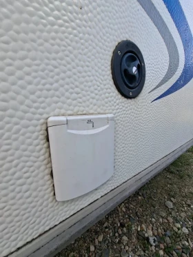 Каравана Burstner, снимка 16