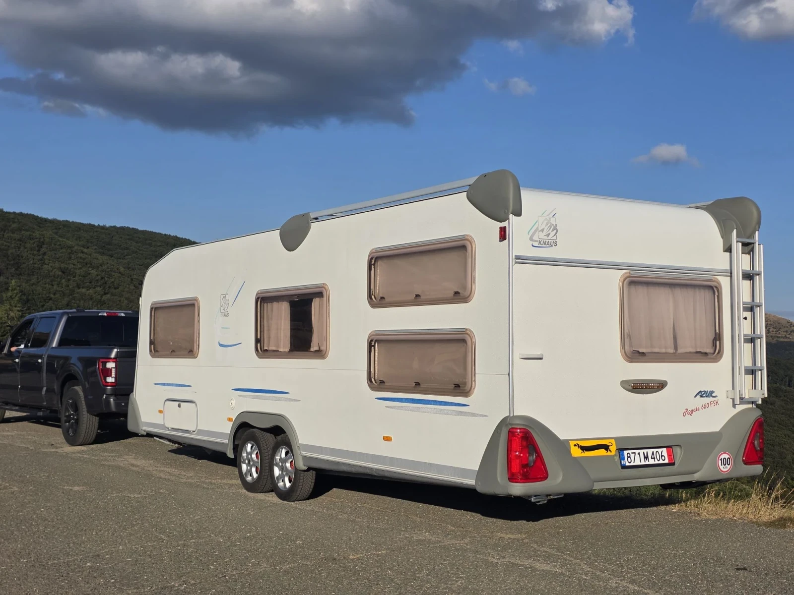 Каравана Knaus Royale Azur 650 FSK + форселт, снимка 5 - Каравани и кемпери - 55366262
