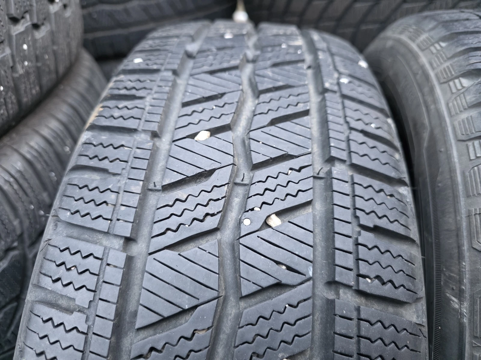 Гуми Зимни 195/60R16