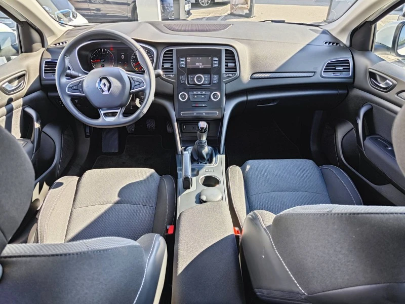 Renault Megane 1.0TCe 115k.c., снимка 11 - Автомобили и джипове - 44307060