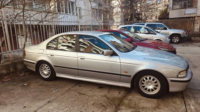 BMW 520, снимка 1 - Автомобили и джипове - 48755087