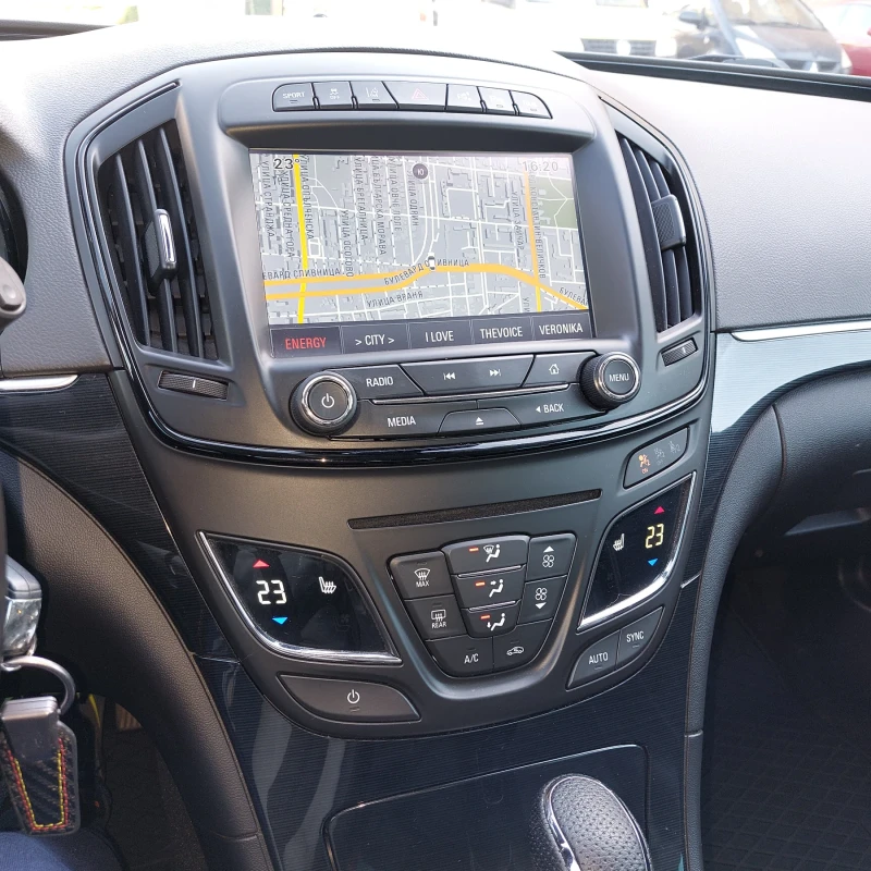 Opel Insignia 4х4, снимка 9 - Автомобили и джипове - 49979139