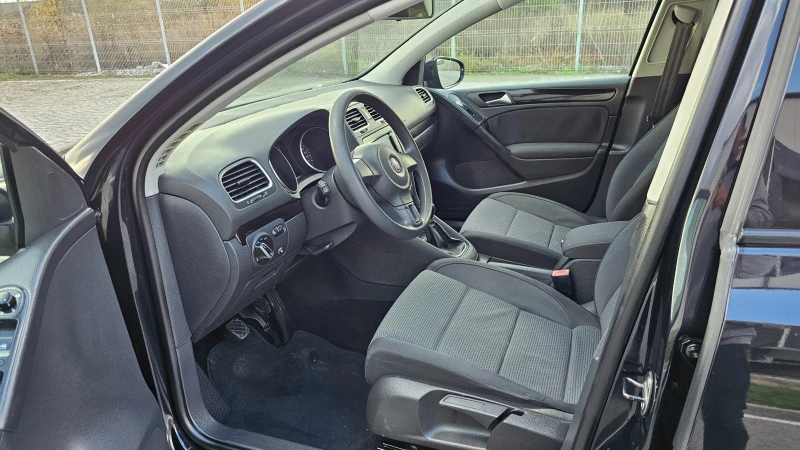 VW Golf 1.6 TDI NAVI, снимка 9 - Автомобили и джипове - 52501998