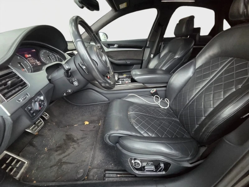 Audi S8 ОЧАКВАН ВНОС Audi S8 Plus CERAMIC* 3xTV, снимка 5 - Автомобили и джипове - 52751580