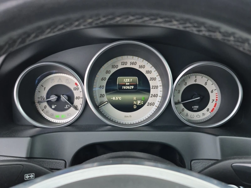 Mercedes-Benz E 400 С РЕГИСТРАЦИЯ & АВТО КРЕДИТ, снимка 10 - Автомобили и джипове - 53261091