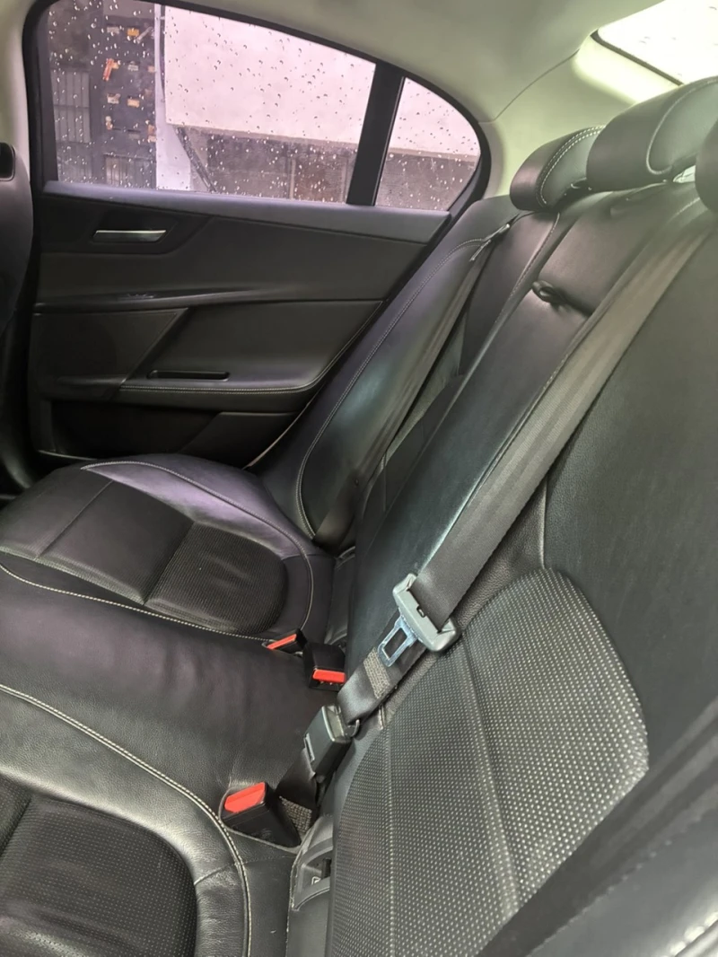 Jaguar XE R-SPORT, снимка 10 - Автомобили и джипове - 53404601