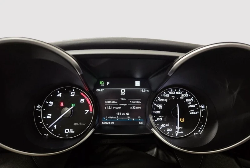 Alfa Romeo Giulia 2022 Alfa Romeo Giulia Veloce, снимка 8 - Автомобили и джипове - 53509192