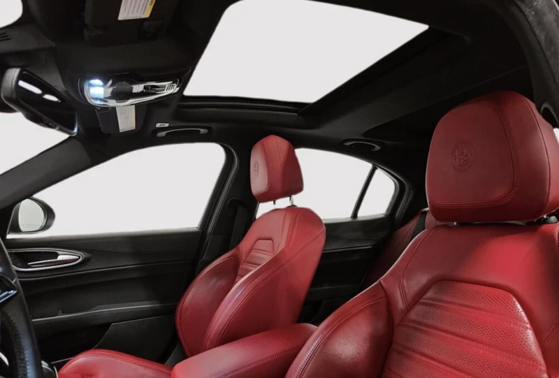 Alfa Romeo Giulia 2022 Alfa Romeo Giulia Veloce, снимка 11 - Автомобили и джипове - 53509192