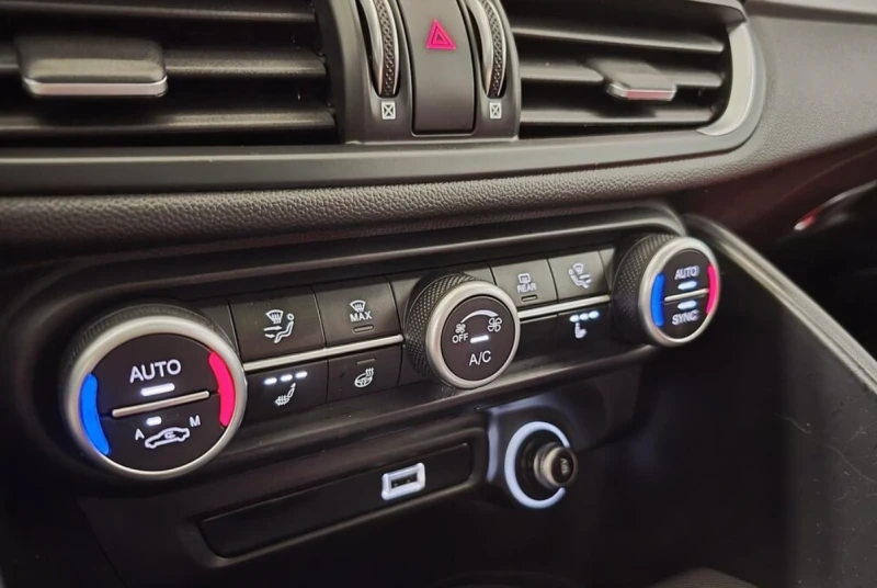 Alfa Romeo Giulia 2022 Alfa Romeo Giulia Veloce, снимка 9 - Автомобили и джипове - 53509192