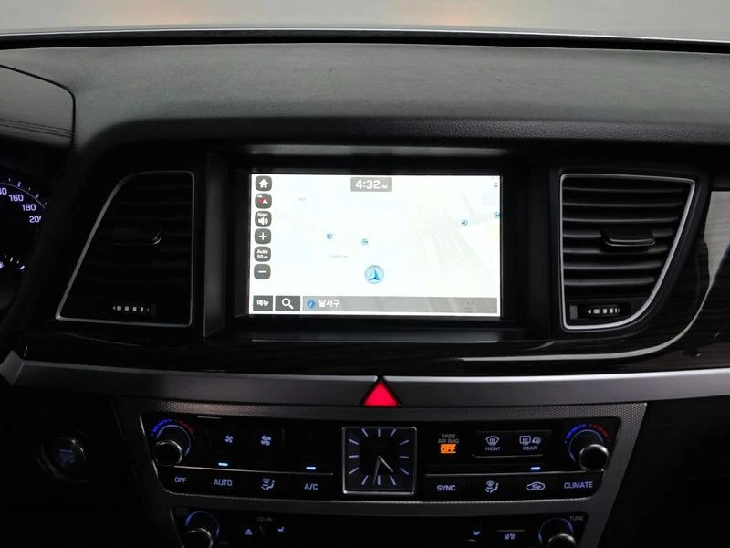 Genesis G80 3.3 Automatic, снимка 12 - Автомобили и джипове - 55599016