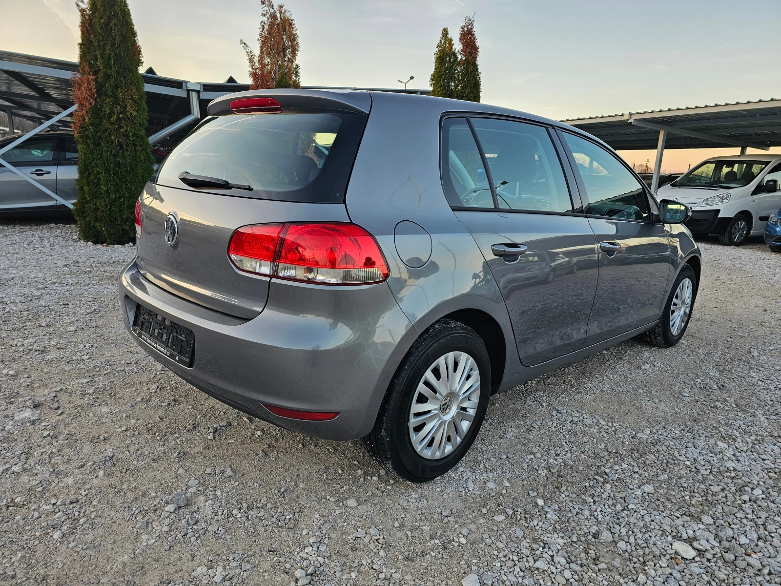 VW Golf 1.4i КЛИМАТРОНИК РЕАЛНИ КИЛОМЕТРИ - изображение 5