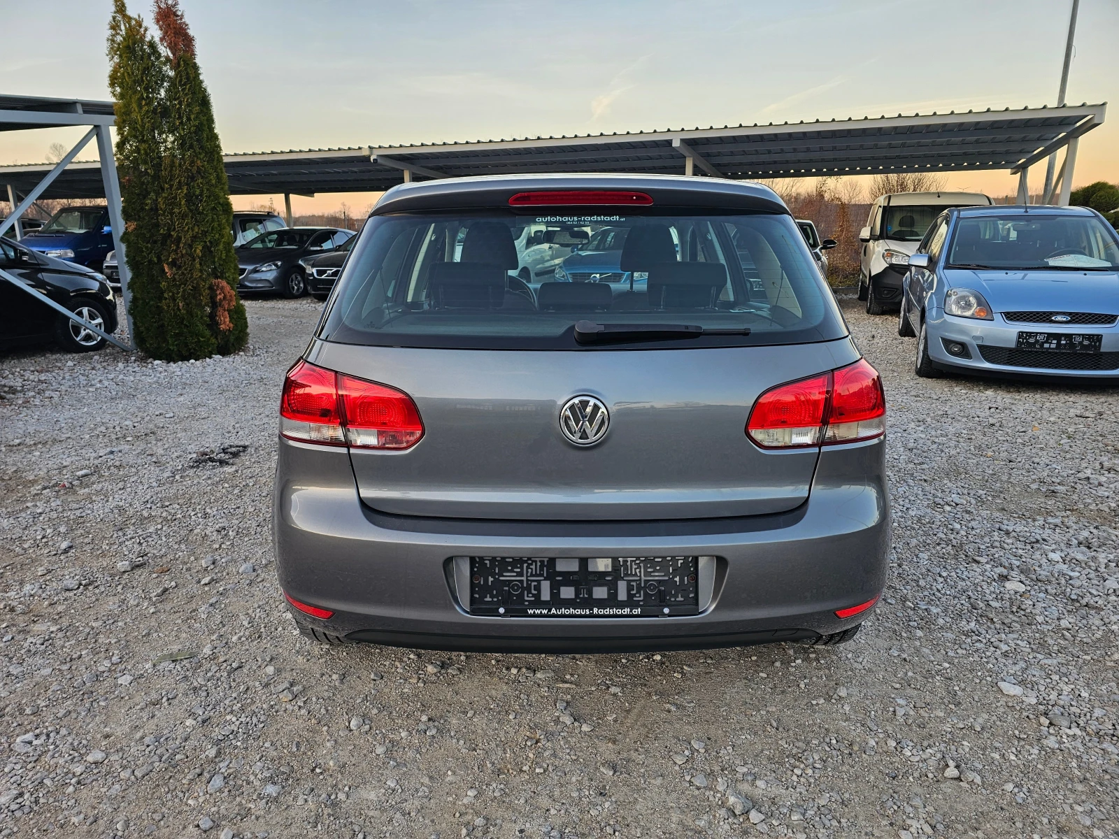 VW Golf 1.4i КЛИМАТРОНИК РЕАЛНИ КИЛОМЕТРИ - изображение 4