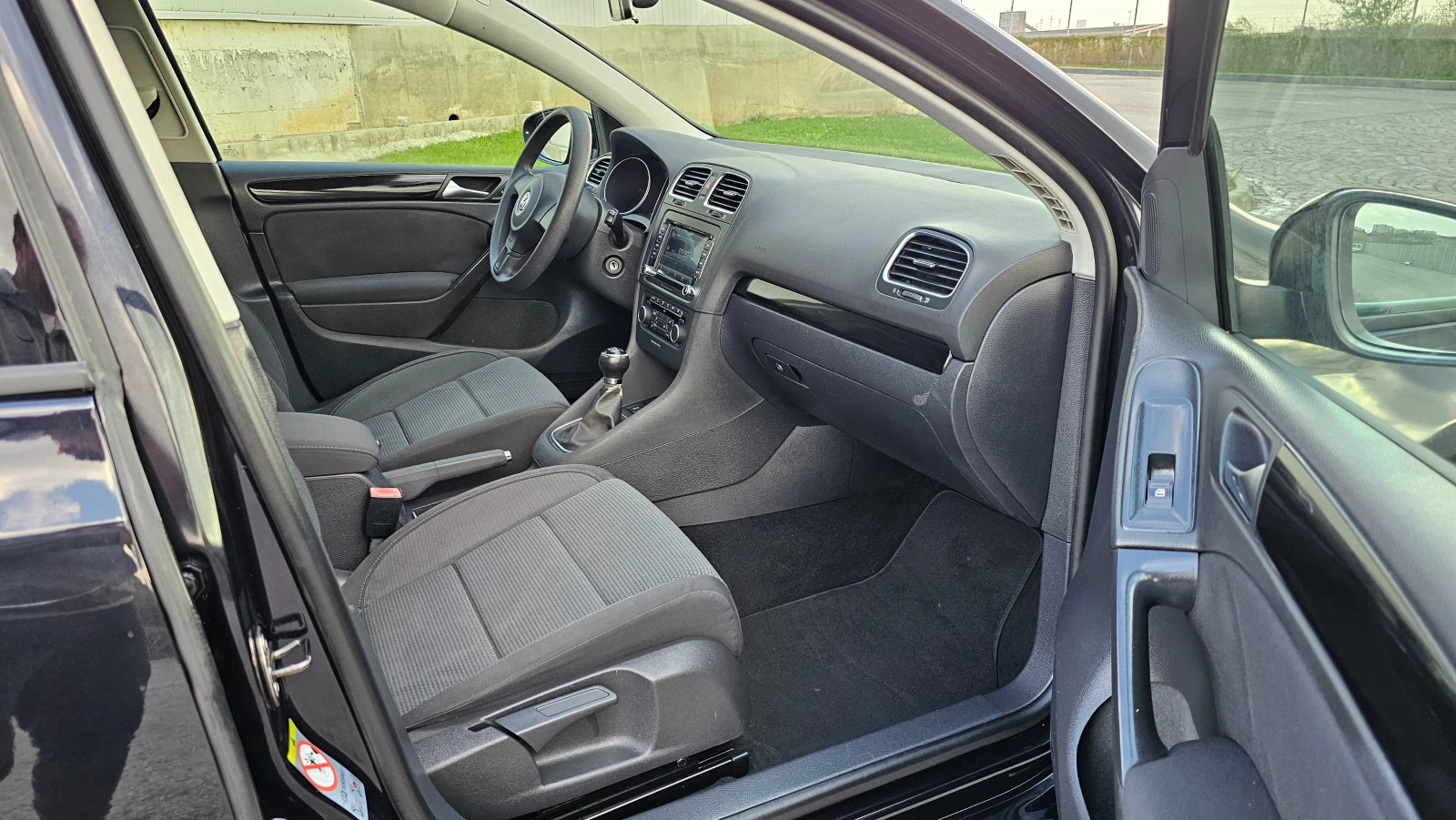 VW Golf 1.6 TDI NAVI | Mobile.bg   13