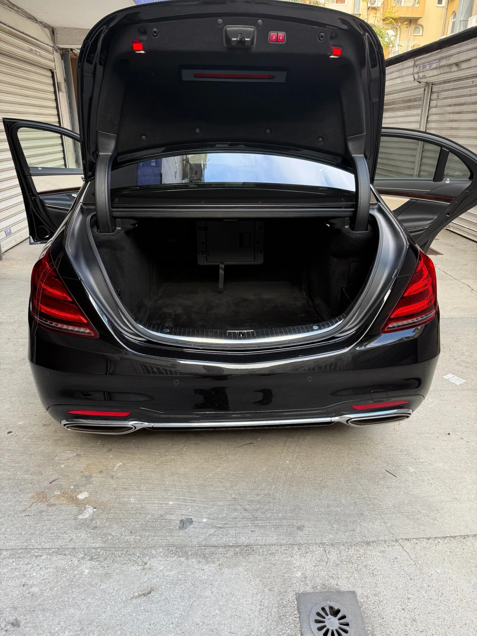 Mercedes-Benz S 560 4Matic, снимка 9 - Автомобили и джипове - 53859726