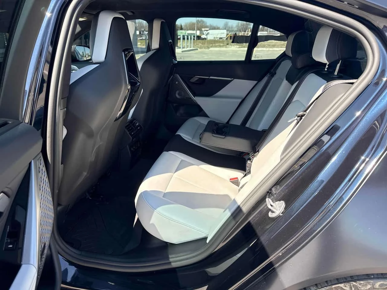 BMW M5 * CARFAX * BOWERS&WILKINS * CARBON * HEAD UP | Mobile.bg � ����������� 10